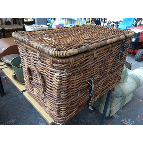 351 - A GOOD QUALITY LARGE VINTAGE WICKER BASKET