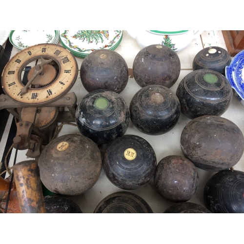 367 - A LARGE COLLECTION OF MIXED ITEMS TO INCLUDE FOURTEEN CROWN GREEN BOWLS, WOODEN TRAYS, WOODEN STATUE... 