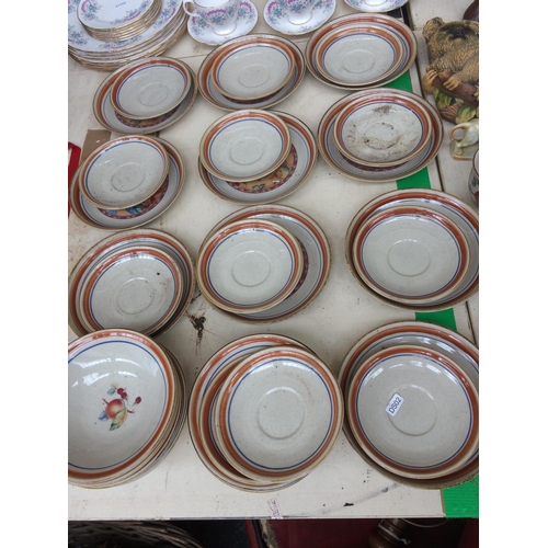 372 - A LARGE COLLECTION OF CERAMICS TO INCLUDE INTERNATIONAL TABLEWORKS STONEWARE TEA SET, WADE ANIMALS, ... 