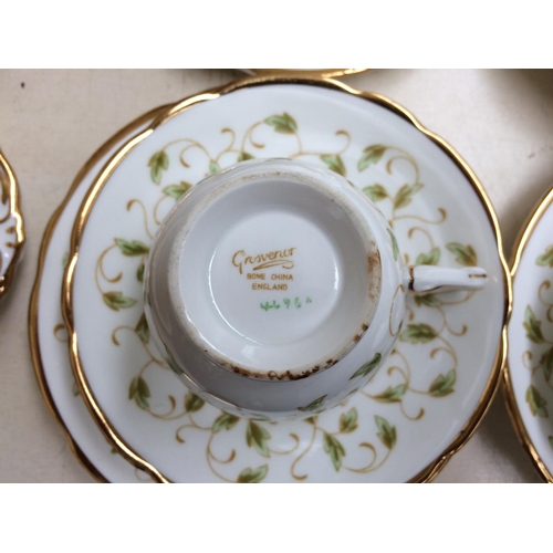 390 - A COLLECTION OF CERAMICS TO INCLUDE A 20 PIECE GROSVENOR TEA SET, 22 PIECE VINTAGE CHINA TEA SET, RO... 