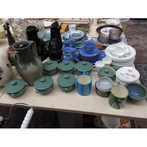 399 - A LARGE COLLECTION OF CERAMICS TO INCLUDE DENBY STONEWARE, WEDGWOOD FLAME ROSE TEA SET, PAIR OF STAF... 