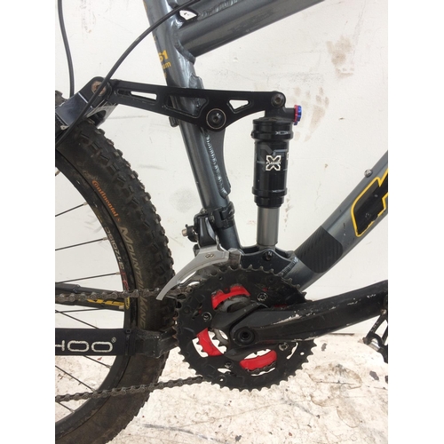 4 - A BLACK AND GREY KHS MODEL XC604 GENT'S DUAL SUSPENSION MOUNTAIN BIKE WITH QUICK RELEASE WHEELS, ADJ... 