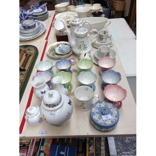 400 - A LARGE COLLECTION OF CERAMICS TO INCLUDE NINE MALING DISHES, FOUR PIECES OF AYNSLEY, COLCLOUGH BONE... 