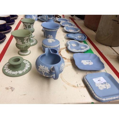 403 - TWENTY FIVE PIECES OF WEDGWOOD JASPERWARE TO INCLUDE FOUR GREEN PIECES