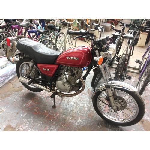 41 - A RED 1996 SUZUKI GN125 SINGLE CYLINDER FOUR STROKE PETROL MOTORCYCLE, MOT 03.07.2020, 18397 MILES, ... 