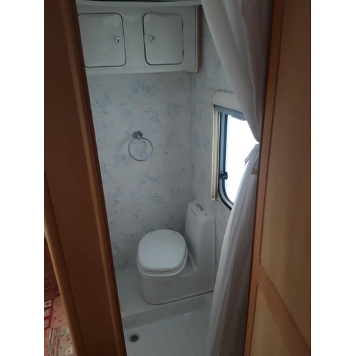 19 - A WHITE 2006/07 ELDDIS AVANTE 534 TWO WHEELED CARAVAN, FOUR BIRTH WITH FIXED DOUBLE BED, EXCELLENT P... 