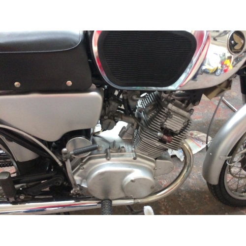 40 - A 1966 HONDA CB160 FOUR STROKE TWIN MOTORCYCLE, FOUR SPEED GEARBOX, 17253 MILES, IMPORTED FROM AMERI... 