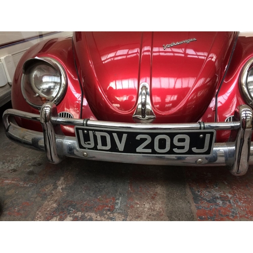 44 - A CLASSIC RED 1971 VW BEETLE 2 DOOR SALOON, 1600CC AIR COOLED PETROL, FOUR SPEED MANUAL GEARBOX, TEN... 