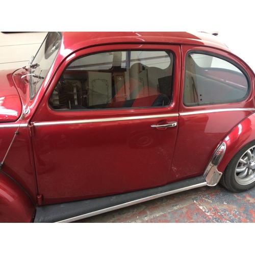 44 - A CLASSIC RED 1971 VW BEETLE 2 DOOR SALOON, 1600CC AIR COOLED PETROL, FOUR SPEED MANUAL GEARBOX, TEN... 