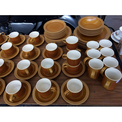 448 - A VINTAGE 1970'S HORNSEA SAFFRON 75 PIECE DINNER SET