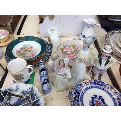 460 - A COLLECTION OF ASSORTED CERAMICS TO INCLUDE TWO VICTORIAN BISQUE PORCELAIN FIGURINES, ROYAL DOULTON... 