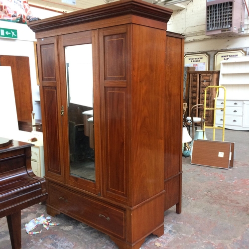 689 - A GOOD QUALITY EDWARDIAN INLAID MAHOGANY BEDROOM SUITE COMPRISING OF CHEST OF THREE DRAWERS, DRESSIN... 