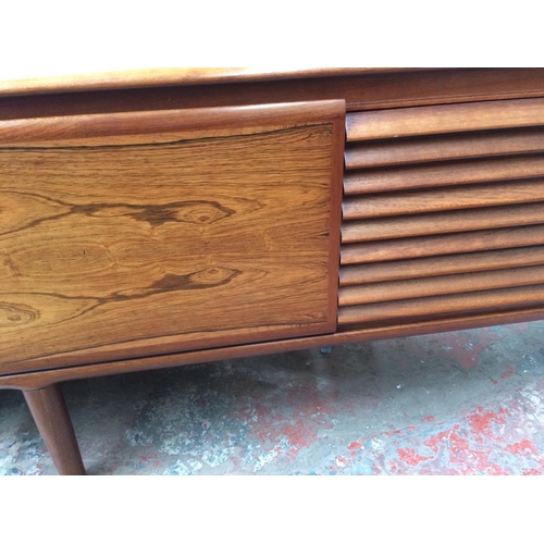 723 - A GOOD QUALITY VINTAGE 1960'S WHITE & NEWTON ROSEWOOD AND TEAK SIDEBOARD (SIMILAR TO LOT 762) MEASUR... 