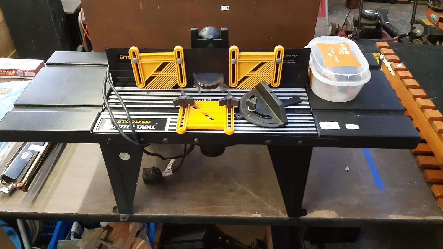 Tooltec router store table