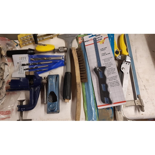 167 - A MIXED LOT TO INCLUDE SHEFFIELD STEEL WOOD CHISELS, RL IMPACT DRIVER, STANLEY WOOD PLANE, SMALL BEN... 