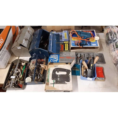 169 - A LARGE MIXED LOT TO INCLUDE BOXED BLACK & DECKER DN340 ELECTRIC JIGSAW AND H720H DRILL, ANJI 40 PIE... 