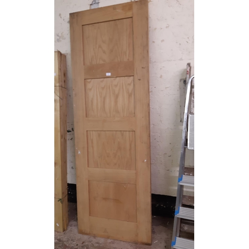 90 - A WOODEN INTERIOR DOOR - MEASURING APPROXIMATELY 78