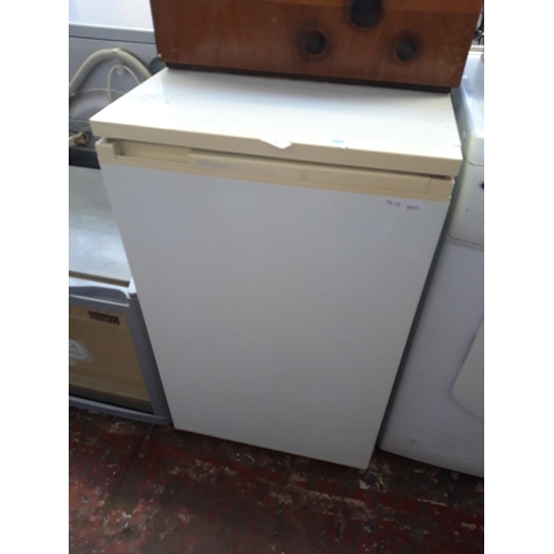 195A - A FRIGIDAIRE DELUXE R151 UNDER COUNTER FRIDGE