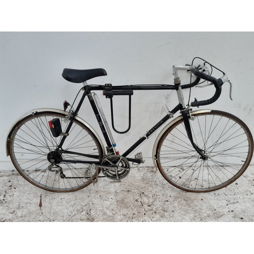 5 - A BLACK RALEIGH WEEKENDER MENS RACING BIKE WITH 15 SPEED SUNTOUR GEAR SYSTEM