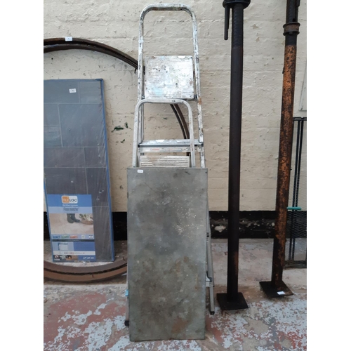 366 - THREE ITEMS TO INCLUDE A GALVANISED WORK STEP, THREE TREAD ALUMINIUM STEP LADDERS AND A SET OF FIVE ... 