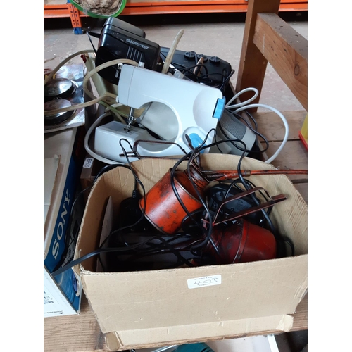 403 - A MIXED LOT TO INCLUDE VINTAGE RED METAL OIL CANS, BLACK & DECKER D143V DRILL, HANDSAW, ELECTRICAL I... 