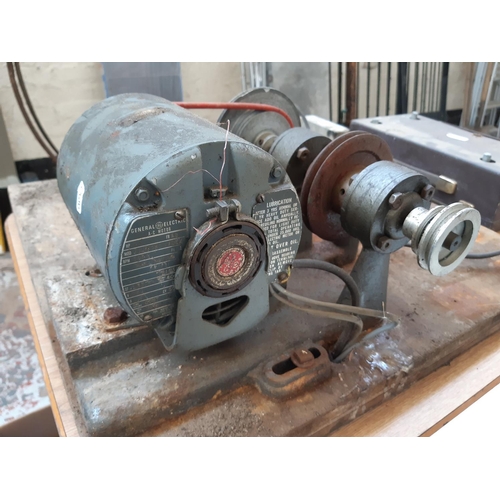 418 - TWO ITEMS TO INCLUDE AN UNUSUAL CASED SET OF SCALES AND A MOUNTED ELECTRIC MOTOR AND GEAR WHEEL SYST... 