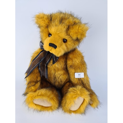 202 - A CHARLIE BEARS CHARLIE CLASSICS COLLECTION 'MEMORIES' CB159051S TEDDY BEAR WITH BLACK RIBBON