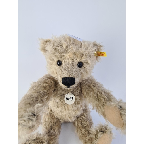 255 - A STEIFF 000454 CARAMEL CLASSIC TEDDY BEAR - MEASURING APPROX. 40CM