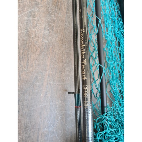 422H - A DAIWA GRAPHITE 7 TO 9 WEIGHT 10' TROUT ROD WITH CONDEX REEL, EXTENDING NET AND REEL CASE