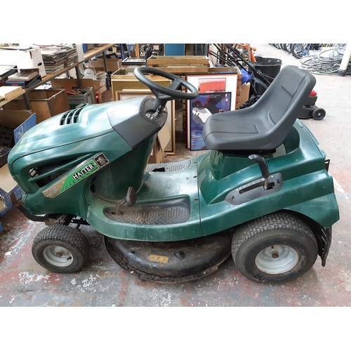 318 - A GREEN HAYTER HERITAGE RS82 RIDE ON TRACTOR LAWN MOWER IN RUNNING ORDER