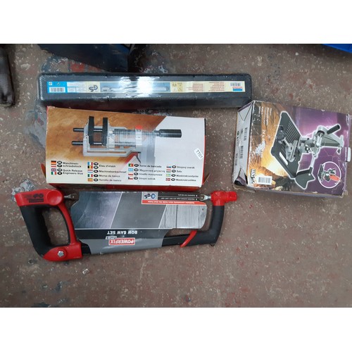 203 - A LARGE MIXED LOT TO INCLUDE BLACKSPUR A4 LAMINATOR, NEW LIGHT BULBS, NEW POWERFIX 1/2