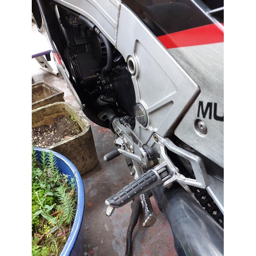 17 - A BLACK AND SILVER KAWASAKI ZX-10 1000CC MOTORCYCLE, DATE OF FIRST REGISTRATION 15.02.1999, M.O.T UN... 