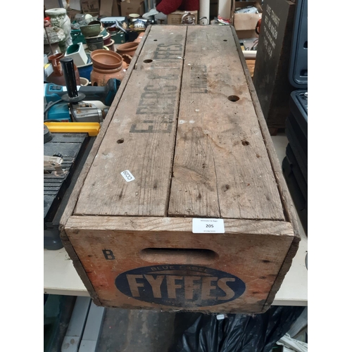 205 - A VINTAGE ELDERS & FYFFES BLUE LABEL BRAND WOODEN BOX - POSSIBLY PREVIOUSLY USED FOR SHIPPING BANANA... 