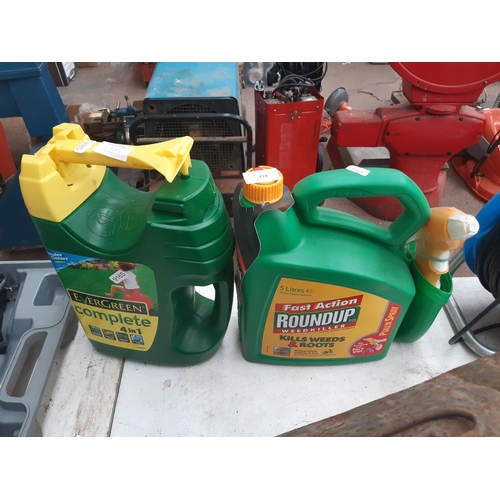 218 - TWO ITEMS TO INCLUDE AND EVERGREEN FOUR IN ONE COMPLETE LAWN FEED AND A FIVE LITRE ROUND UP WEED KIL... 