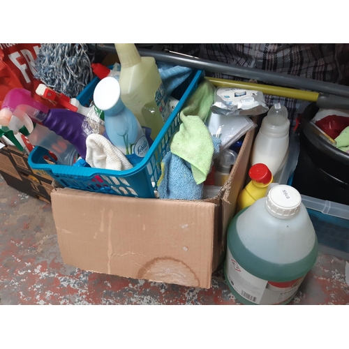 236 - A MIXED LOT TO INCLUDE CLEANING PRODUCTS, BUCKETS, MOPS ETC.