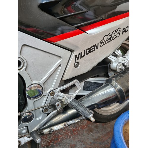 17 - A BLACK AND SILVER KAWASAKI ZX-10 1000CC MOTORCYCLE, DATE OF FIRST REGISTRATION 15.02.1999, M.O.T UN... 