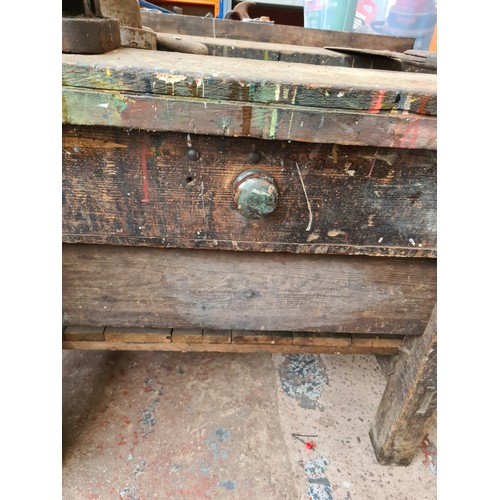 172 - A VINTAGE WOODEN HEAVY DUTY WORK BENCH - MEASURING APPROX. 4' X 2'8 X 30