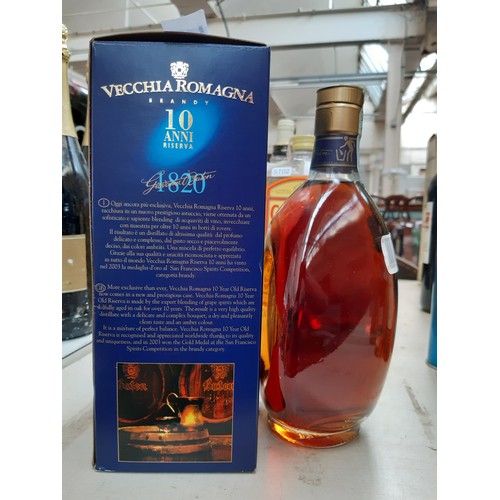 172 - A bottle of Vecchia Romagna 10 Year Old Riserva Italian Brandy in presentation box