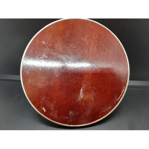 135 - A hallmarked Sheffield silver Walker & Hall ships inkwell with original glass liner, dated 1949 - ba... 