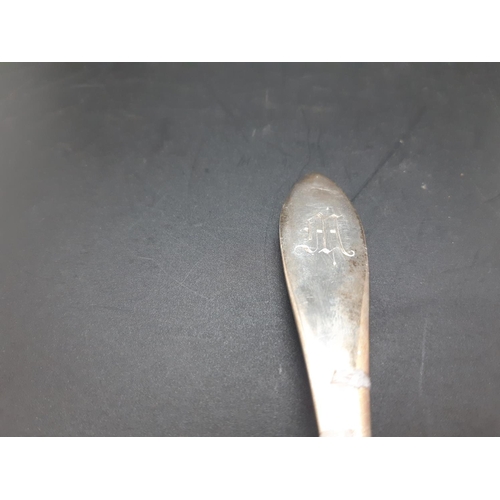 138 - A hallmarked sterling 925 silver pie server with monogrammed “M” top - total approx. weight 96 grams