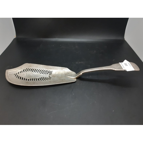 152 - A hallmarked London silver fish server with pierced and etched fish design - total approx. weight 15... 