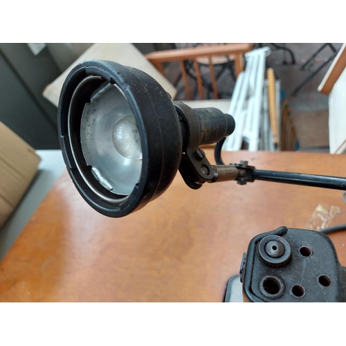 287 - A vintage Singer industrial pedal powered sewing machine with wooden top and heavy cast iron base wi... 