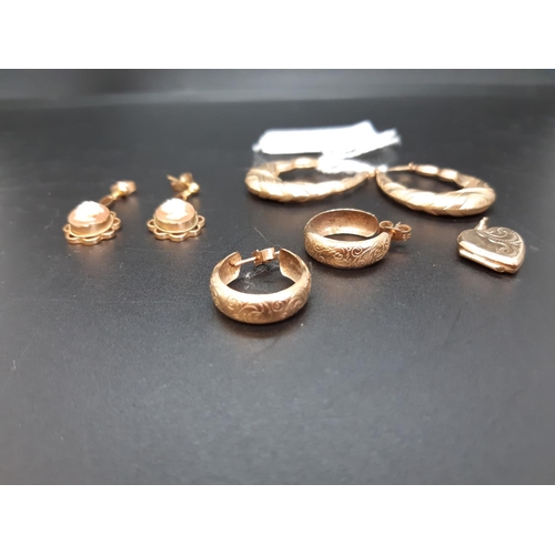 117 - A collection of hallmarked 9ct gold jewellery comprising a large pair of earrings with etched design... 