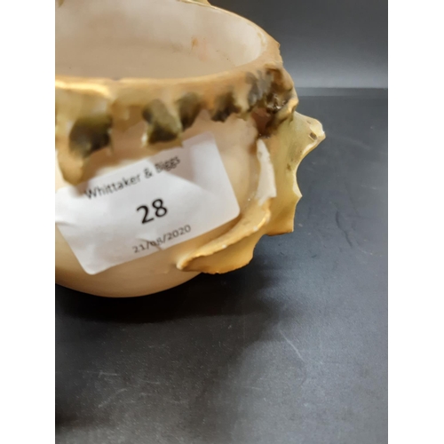 28 - An Art Nouveau Ernst Wahliss Wien Teplitz pot pourri pot with putti and leaf design