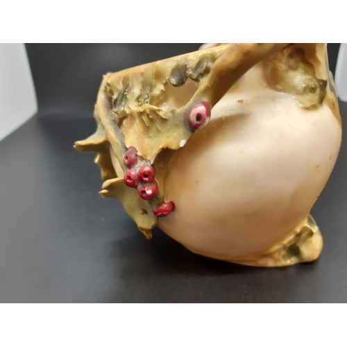 28 - An Art Nouveau Ernst Wahliss Wien Teplitz pot pourri pot with putti and leaf design