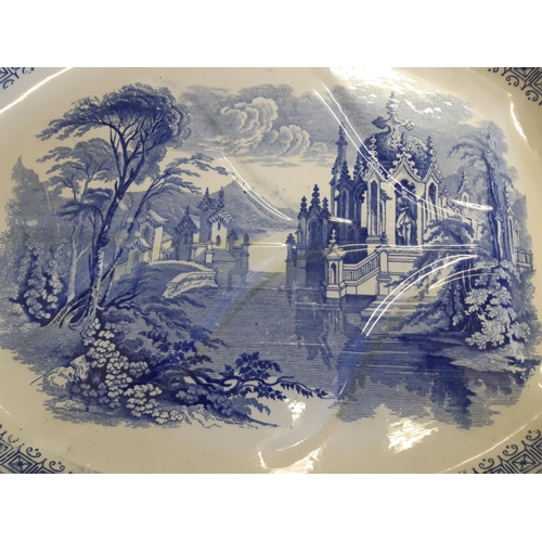 32 - A large Victorian Davenport blue and white turkey serving plate with repeated border and central des... 