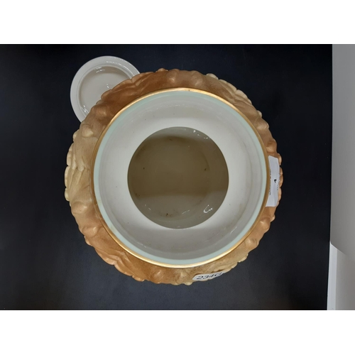 4 - A Royal China Works Grainger & Co. of Worcester blush ivory jar and cover with acanthus leaf design ... 