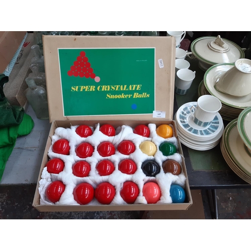 147 - A boxed full set of Super Crystalite snooker balls