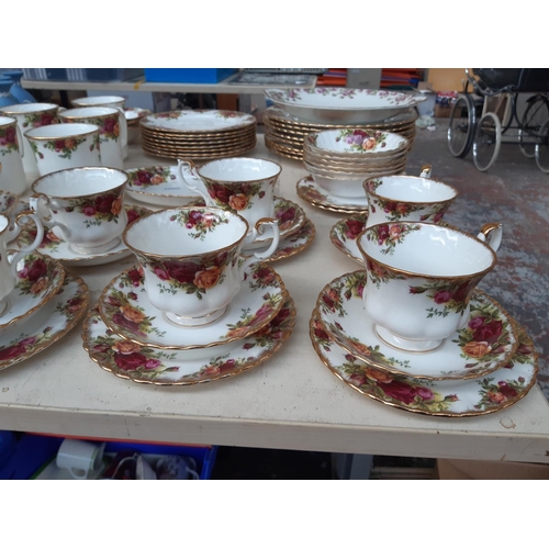 199 - Approximately 57 pieces of Royal Albert ‘Old Country Roses’ dinnerware comprising tea cups, saucers,... 