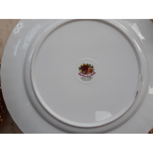 199 - Approximately 57 pieces of Royal Albert ‘Old Country Roses’ dinnerware comprising tea cups, saucers,... 